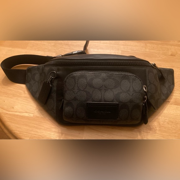Coach Track Belt Bag In Signature Canvas - Main Image